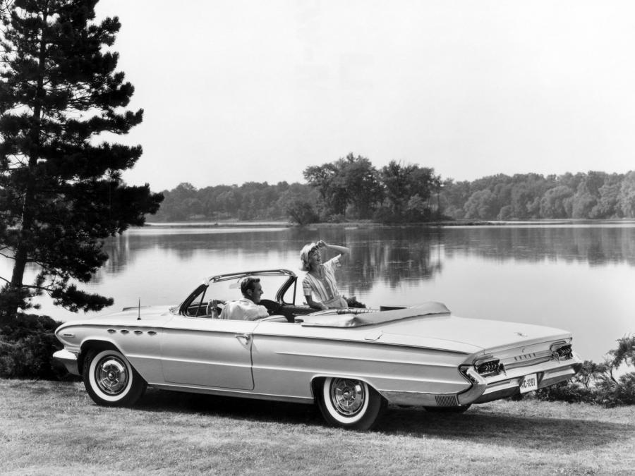  Buick Electra 225 Convertible (4867) 1961 года  (фото 10 из 10)